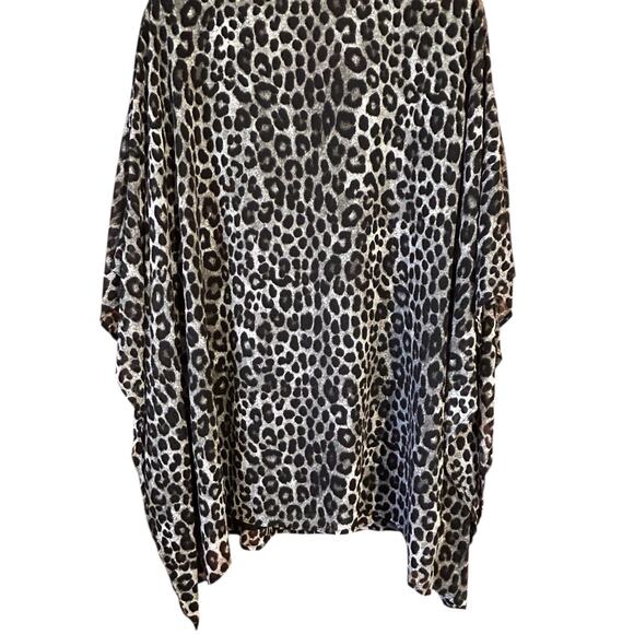 Michael Kors Women’s Black & White Leopard Print Soft Flowy Poncho Top Size 1X - Picture 6 of 13